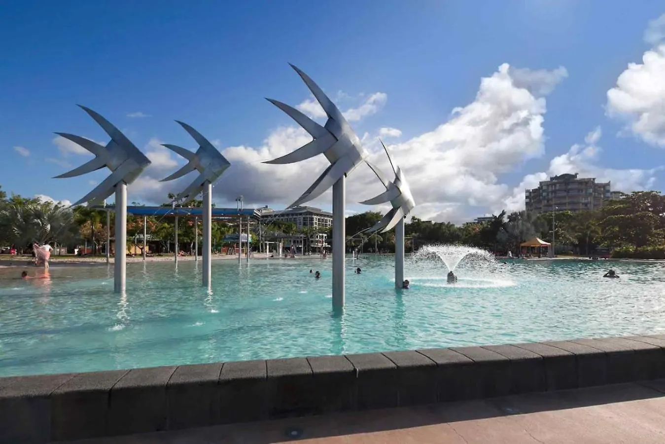 Apartamento Tropical Comfort Pool And Stunning Esplanade Cairns Austrália