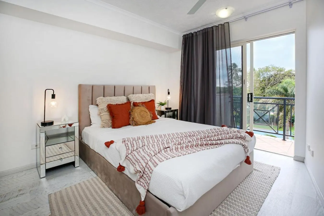 Apartamento Tropical Comfort Pool And Stunning Esplanade Cairns Austrália