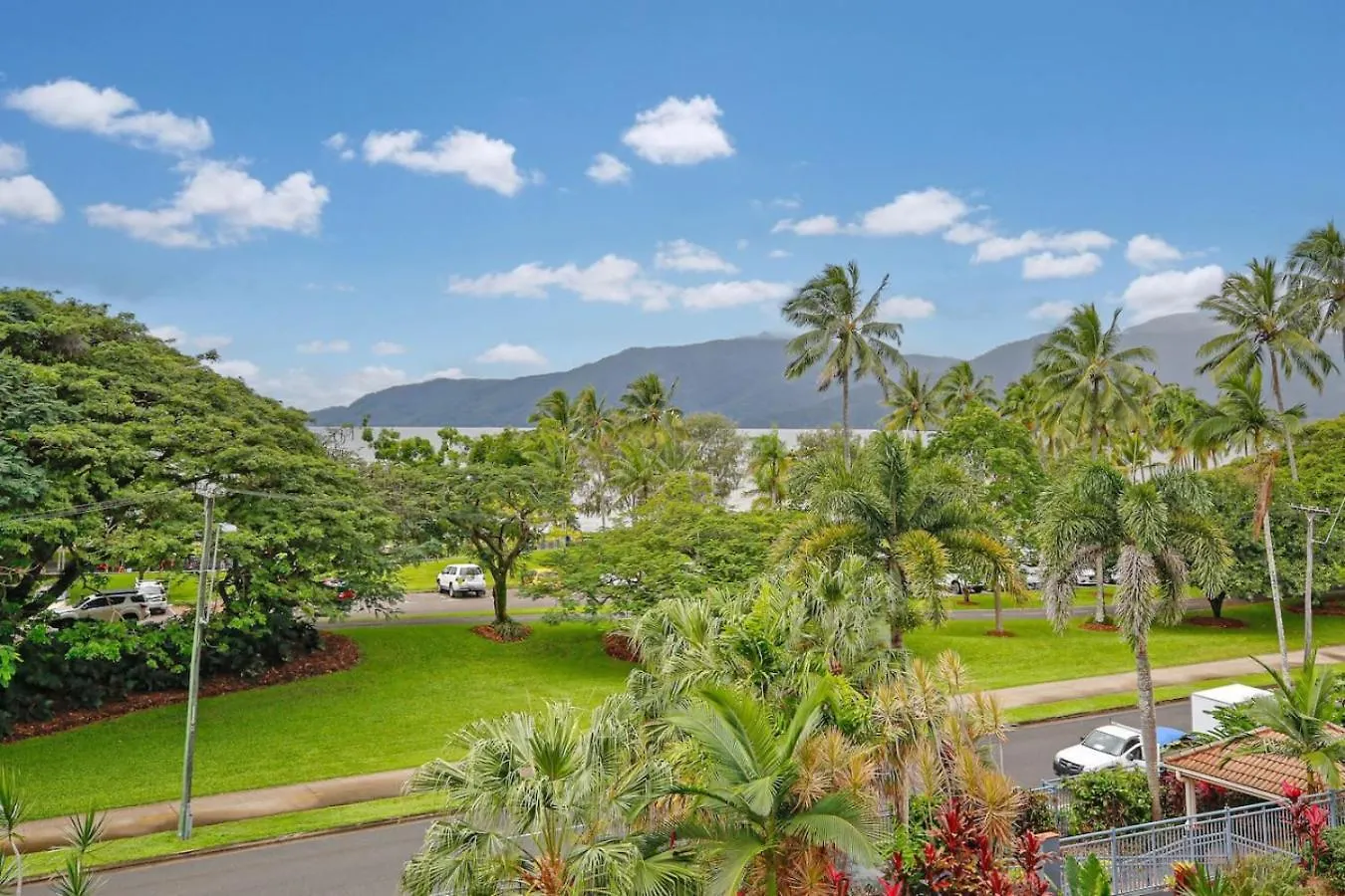 Tropical Comfort Pool And Stunning Esplanade Кэрнс